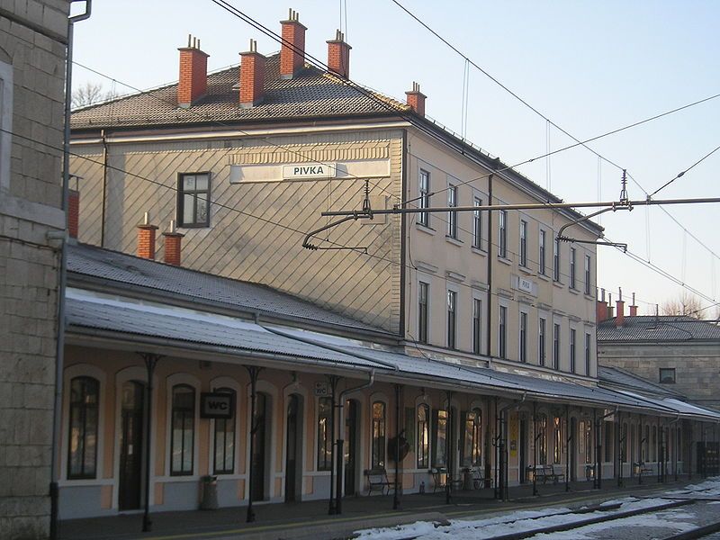 File:Pivka-train station.jpg