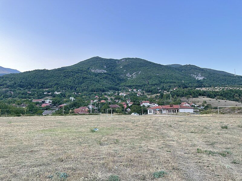 File:Staro Selo pogled.jpg