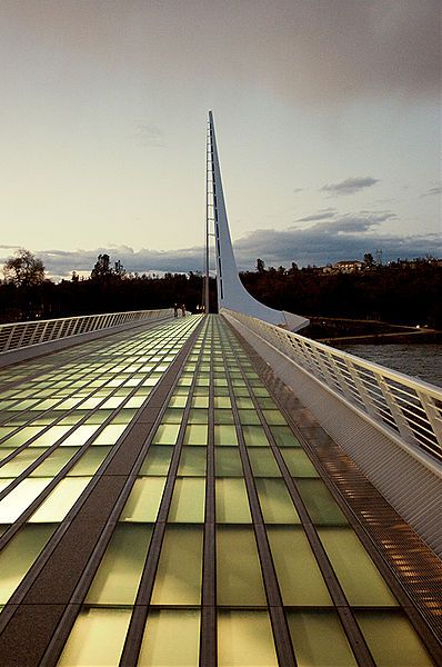 File:Sundial Bridge.jpg