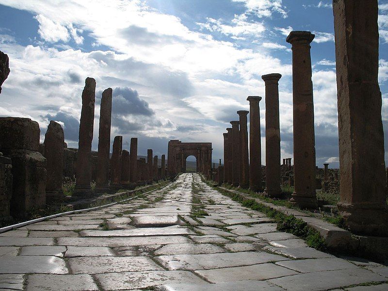 File:Timgad rue.jpg