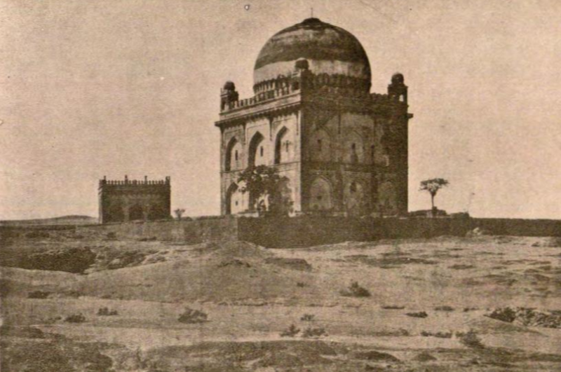 File:Ain-ul-Mulk's Tomb.png