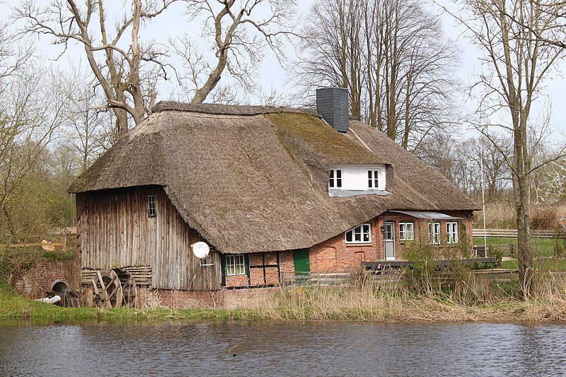 File:Alte Wassermühle Kühren.jpg