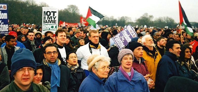 File:Anti-war protesters (30873234).jpg