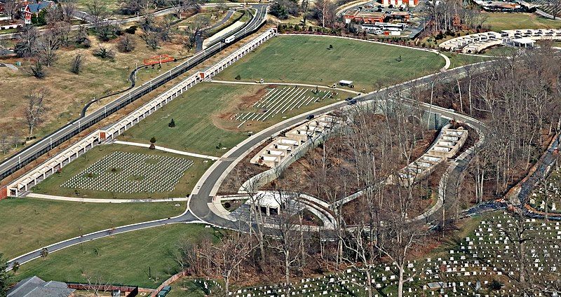 File:ArlingtonNatCemetery-3178-012122.jpg