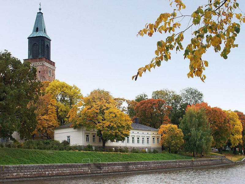 File:Autumn in Turku.jpg