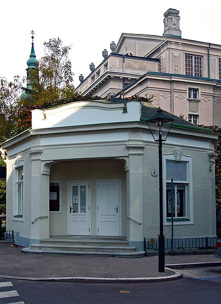 File:Baden-Theaterkiosk-(300813).jpg