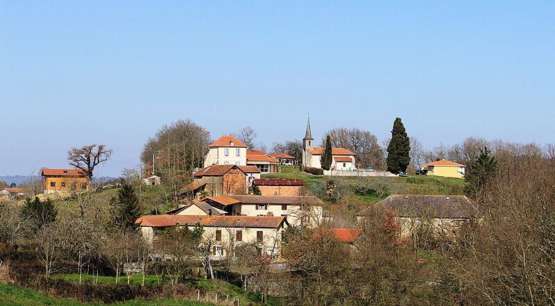 File:Bouilh-Devant (Hautes-Pyrénées) 2.jpg