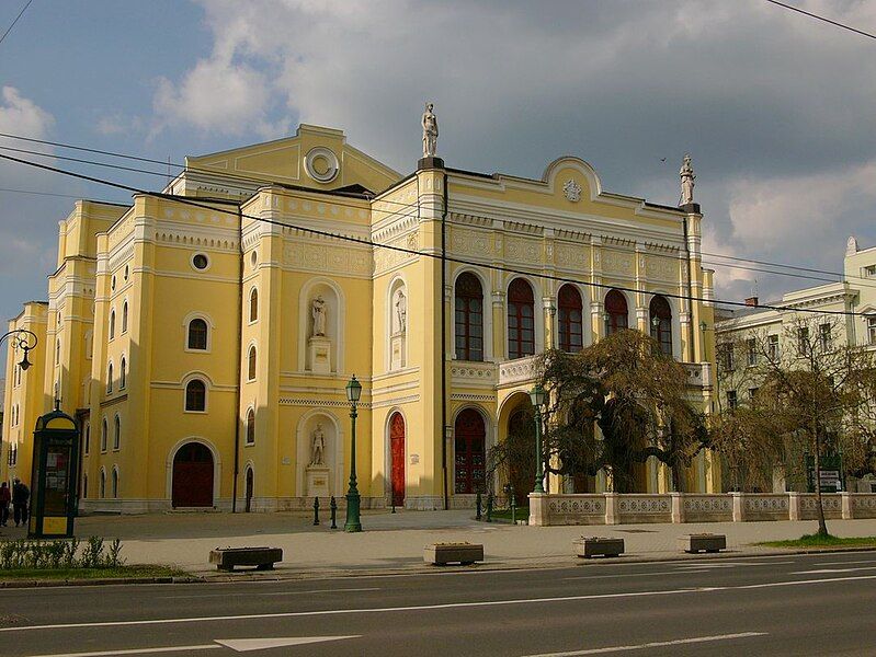 File:Debrecen csokonai szinhaz.jpg