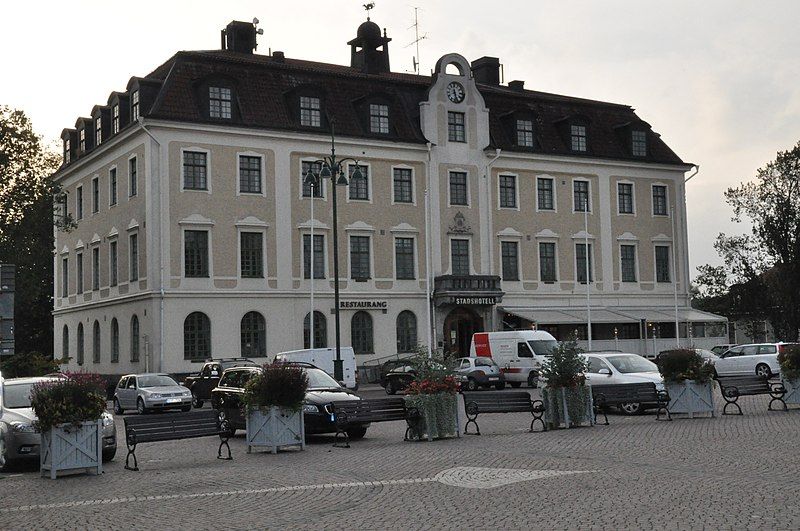 File:Eksjö Stadshotellet 02.jpg