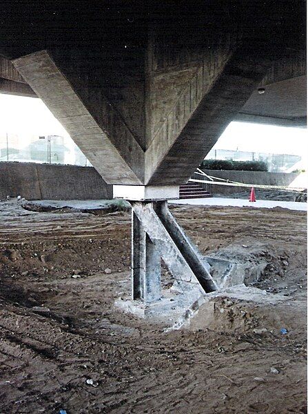 File:Elevated Building Foundation.jpg