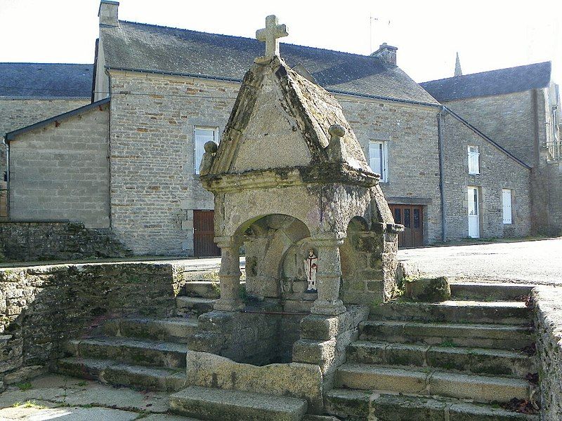 File:Fontaine-St Brieuc-Cruguel.jpg