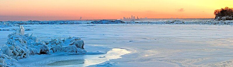 File:Frozen Lake Erie.jpg