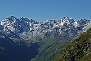 View at the Garneratal and the historic Tübinger Hütte.