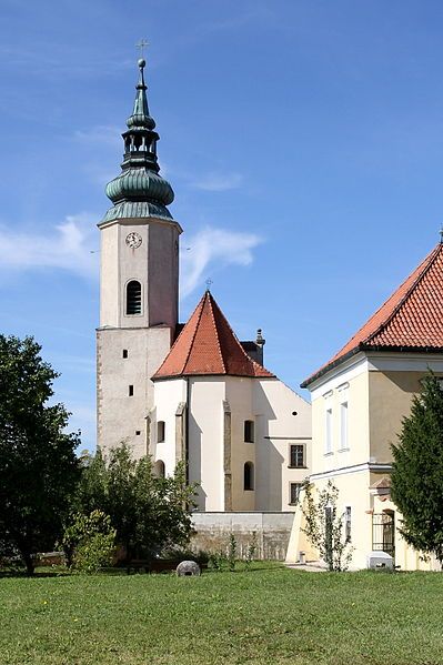 File:Hausleiten - Pfarrkirche3.JPG