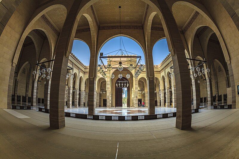 File:MainEntrance GateAlFatehMosque-sadoonsphotography.jpg