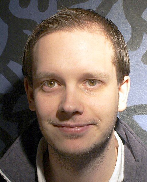 File:Peter-sunde-portrait (cropped).jpg