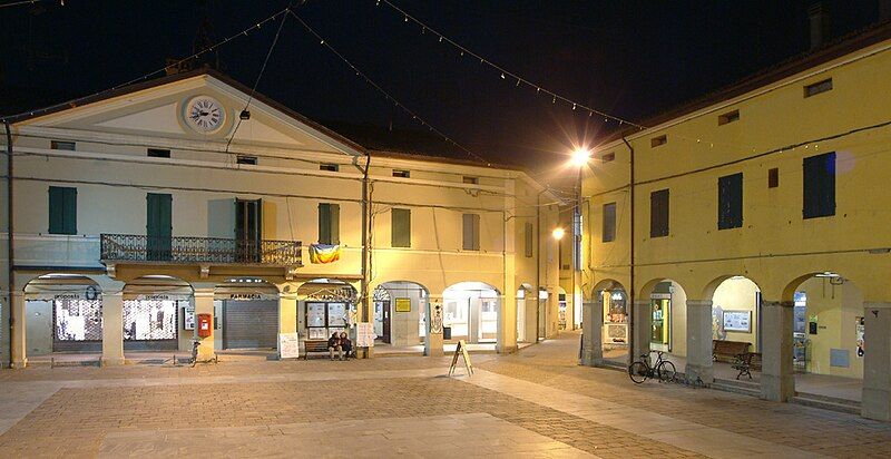 File:Piazza dei Martiri.jpg