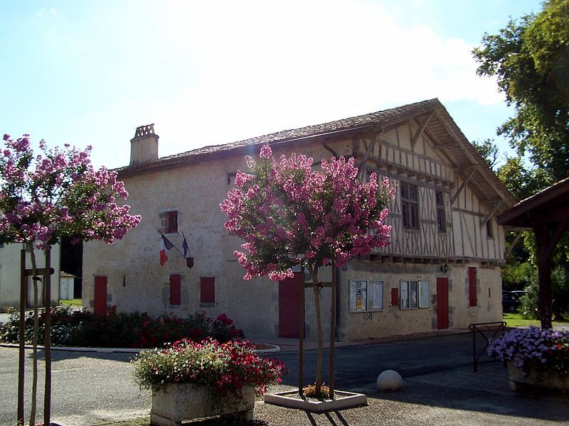 File:Pindères Mairie 01.jpg