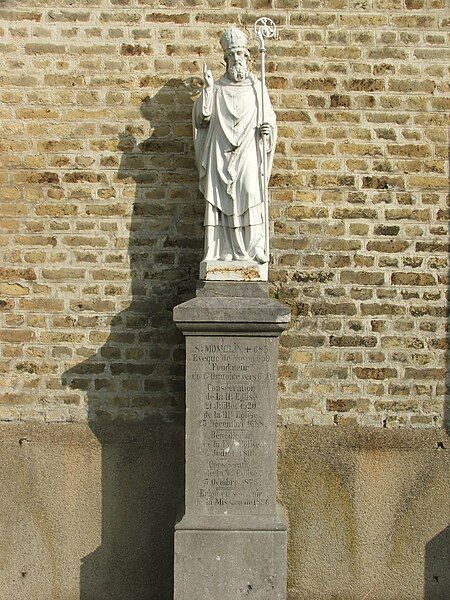 File:Statuette St Momelin.JPG