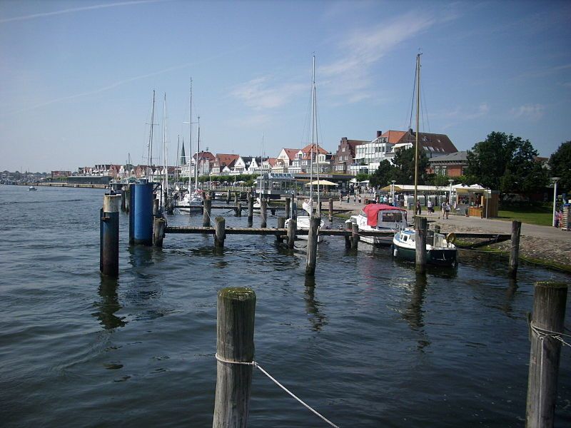 File:Travemuende-view-of-the-city-from-river-Trave.JPG