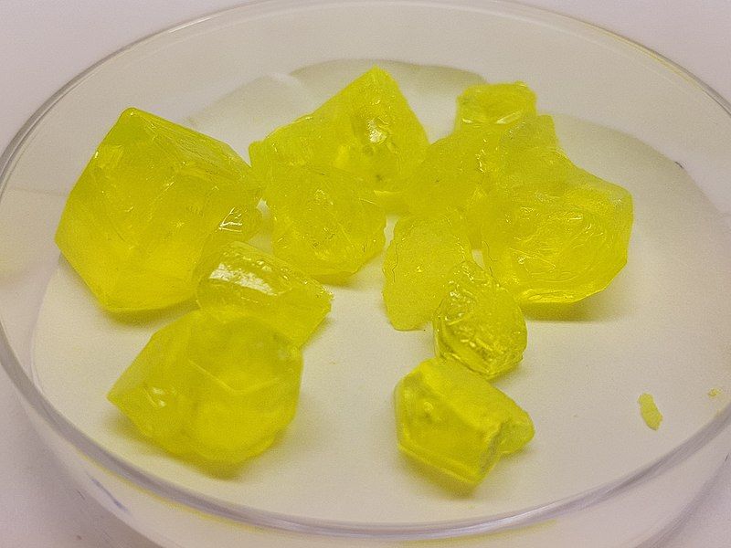 File:Uranylnitrate crystals.jpg