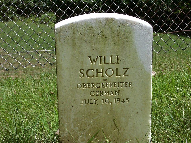 File:Willi Scholz Headstone.jpg