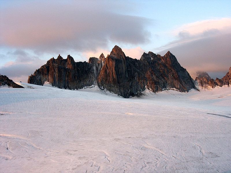 File:AiguillesDorées.jpg