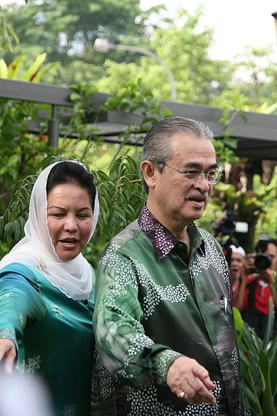 File:Badawi+wife01.jpg