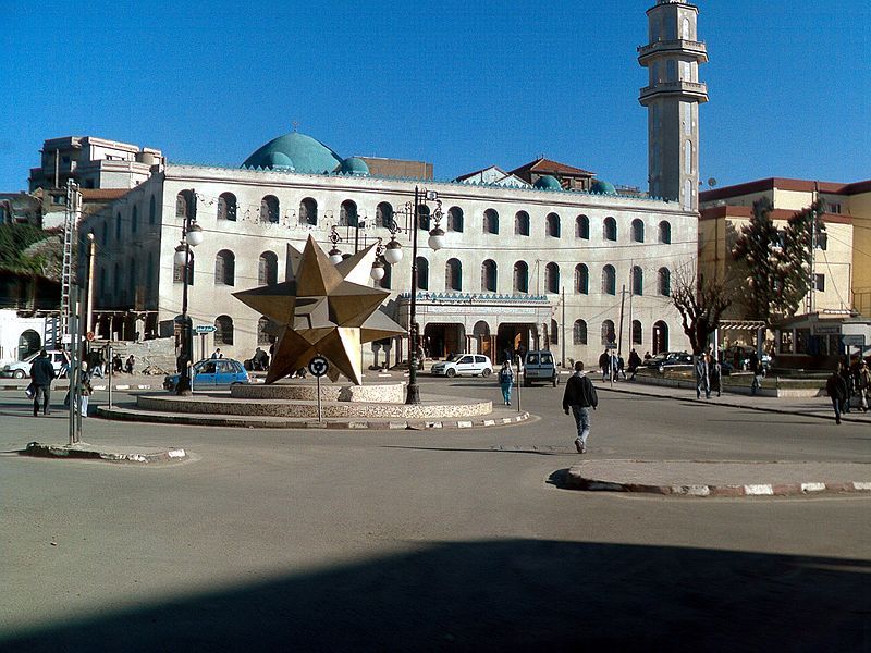 File:Bouzareah Downtown.jpg