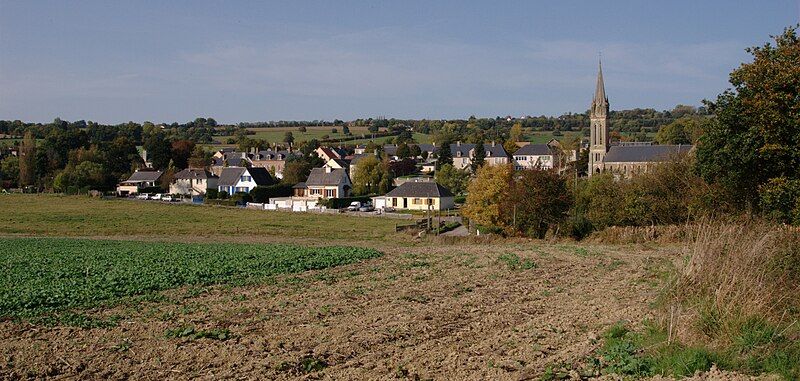 File:Epinay-sur-Odon village.jpg