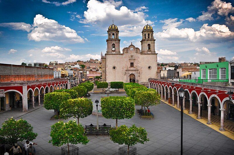 File:Jalostotitlán plaza, Jalos.jpg