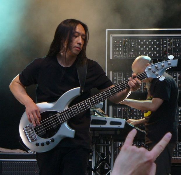 File:John Myung3 (H.I.).jpg