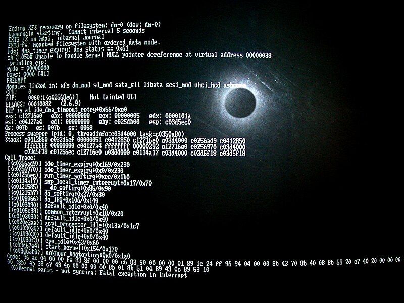 File:Linux kernel panic-v2.jpg