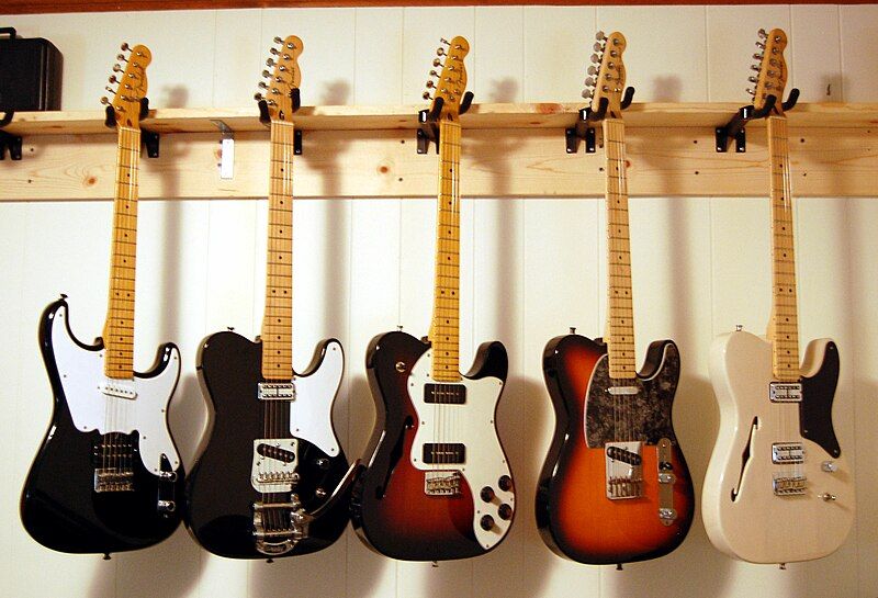 File:Many Fender Telecasters.jpg