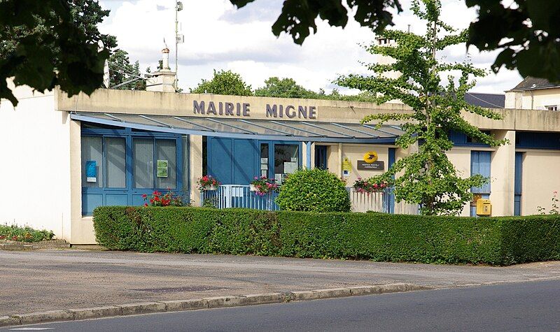 File:Migné mairie.JPG