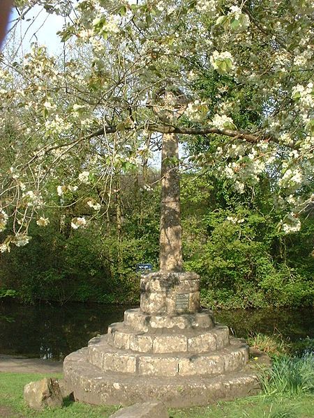 File:Nunney cross.JPG