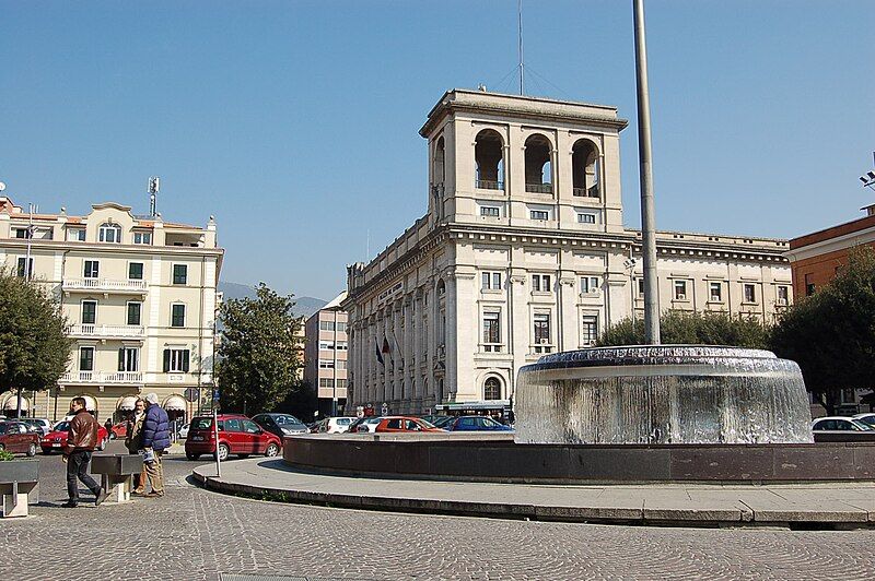 File:Piazza Tacito.jpg