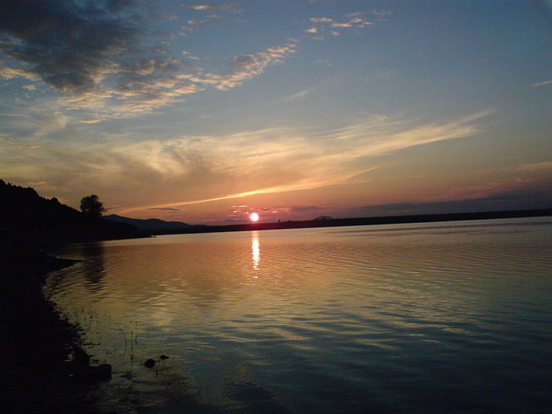 File:Rabisha lake.JPG