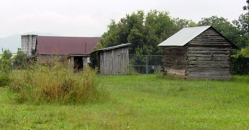 File:Rose-glen-outbuildings-tn1.jpg