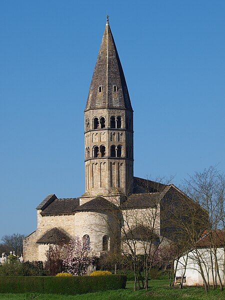 File:Saint-André-de-Bâgé-FR-01-église-03.jpg