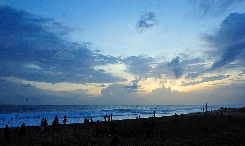 File:Shankumugam Beach.jpg