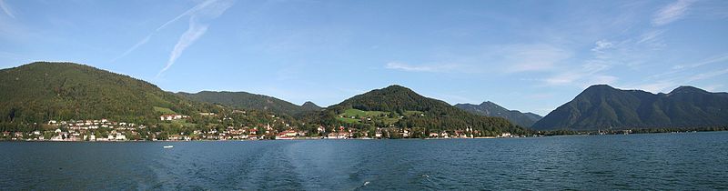 File:TegernseeTownBavaria01.jpg