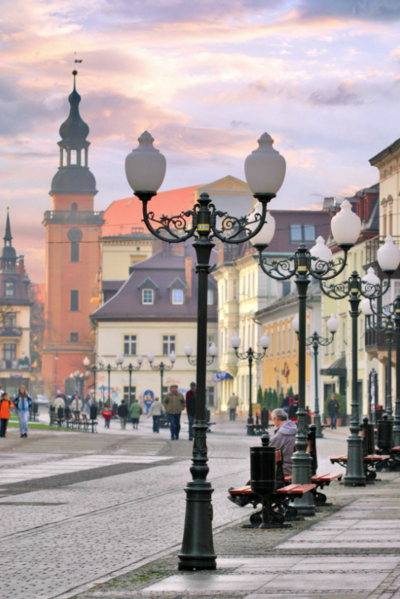 File:.Cieplice Promenade.png