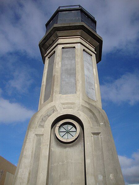 File:Addington Water Tower.jpg