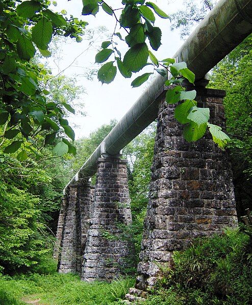 File:Aqueductinharptreecombe.JPG