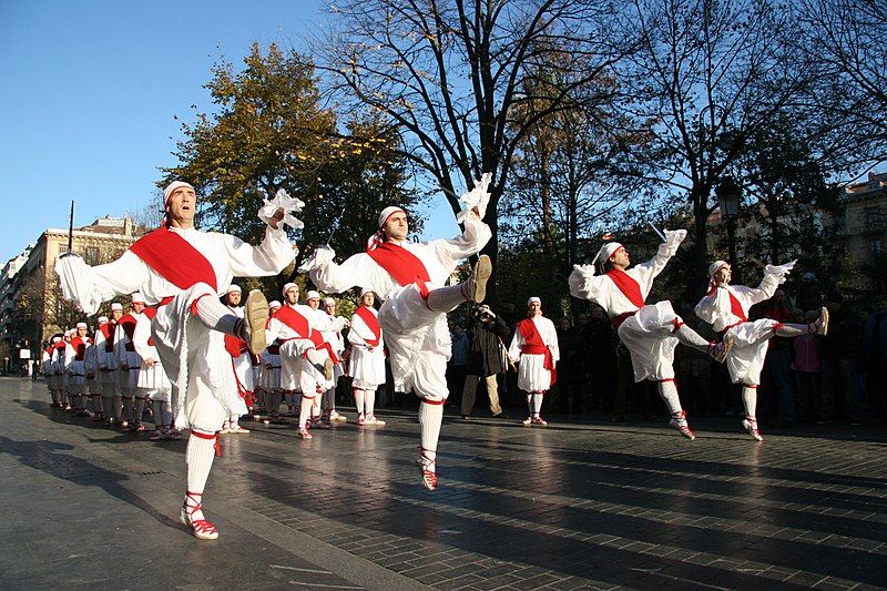 File:Basque dancers 01.jpg