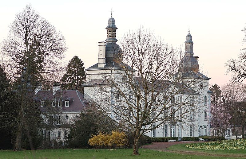 File:Chateau d'Oudoumont Verlaine.jpg