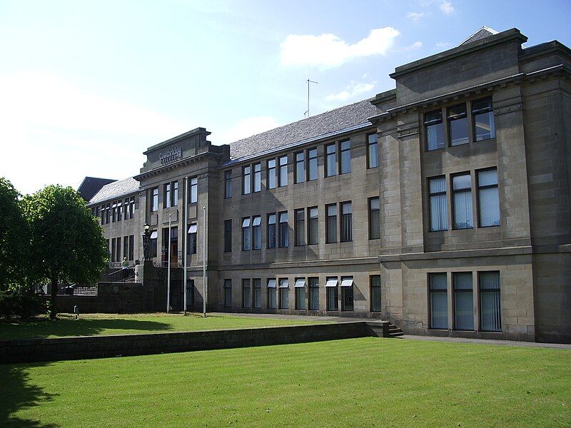 File:CoatbridgeCollege.JPG