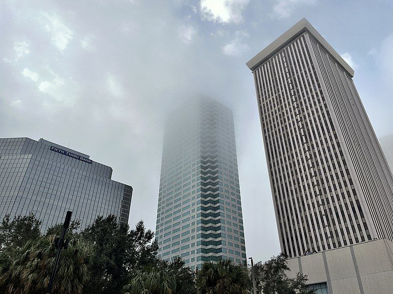 File:DowntownTampa Fog.jpg