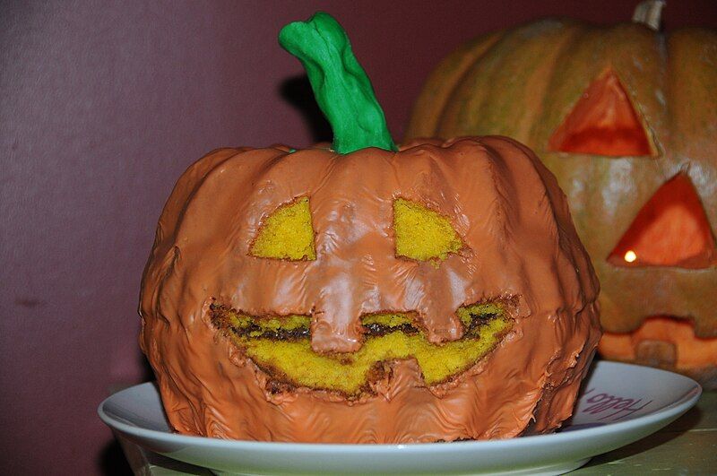 File:Halloween cake.JPG